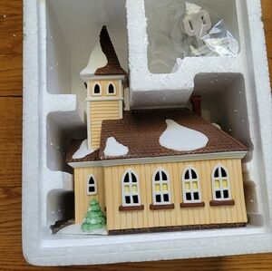 Dept. 56 New England Village Collection Sleepy Hollow Church